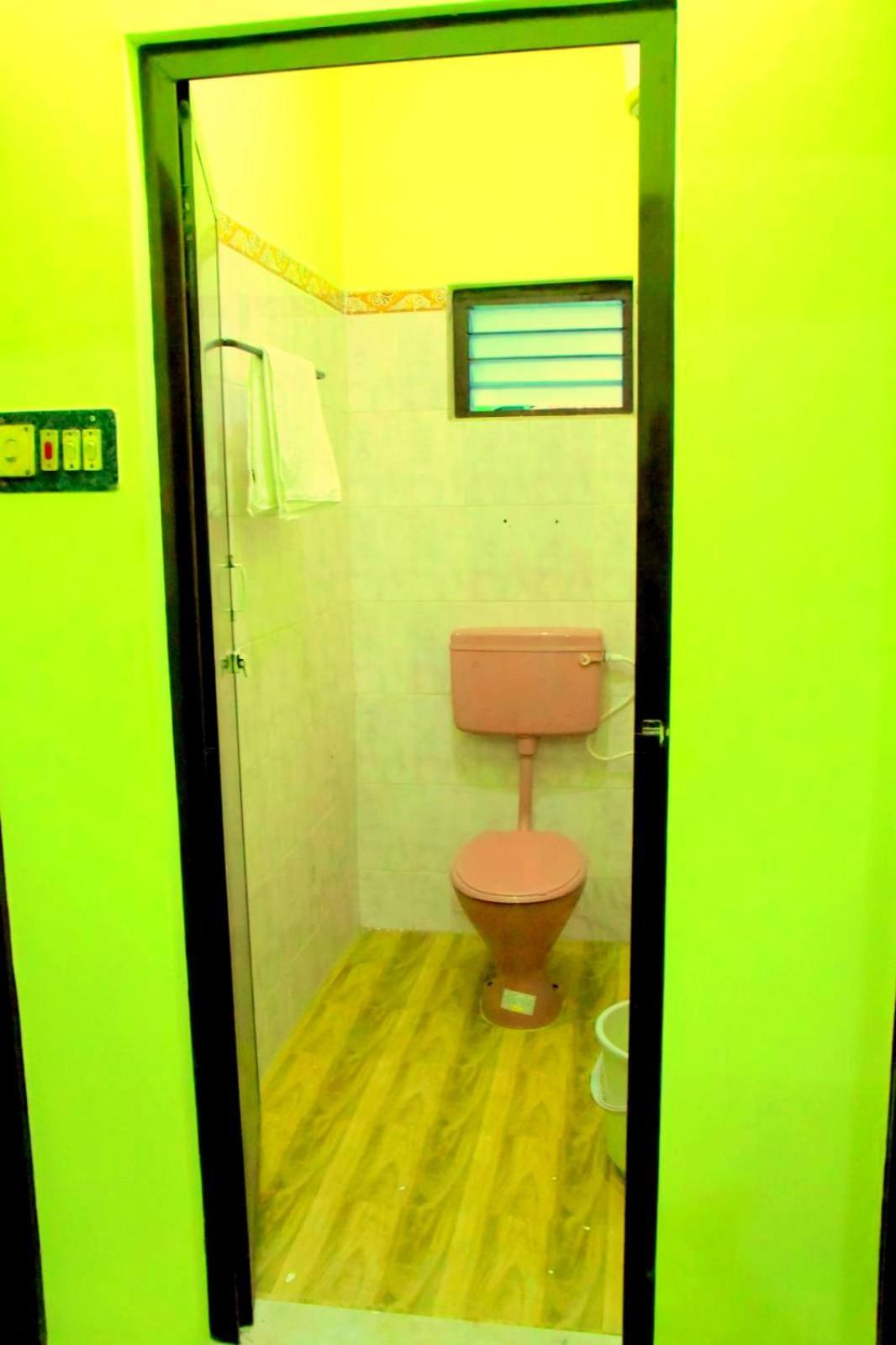 Le With Car Parking- Triple 9 Triple 4 16 Double Zero Apartment *